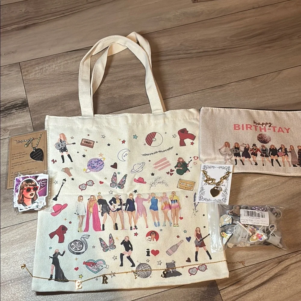 Taylor Swift Bundle - Picture 1 of 4